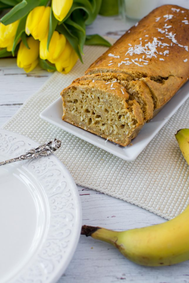 Bananen-Kokos-Kuchen mit Buttermilch | Dinkel &amp; Beeren