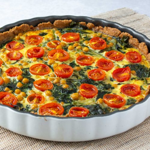 Vollkorn-Quiche mit Spinat und Tomaten