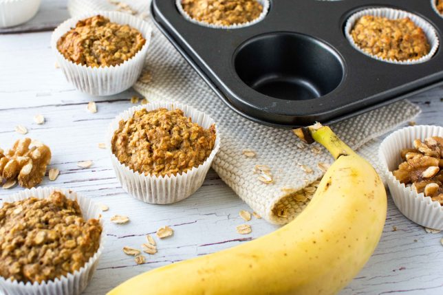 Bananen-Walnuss-Muffins - gesund und zuckerfrei | Dinkel &amp; Beeren