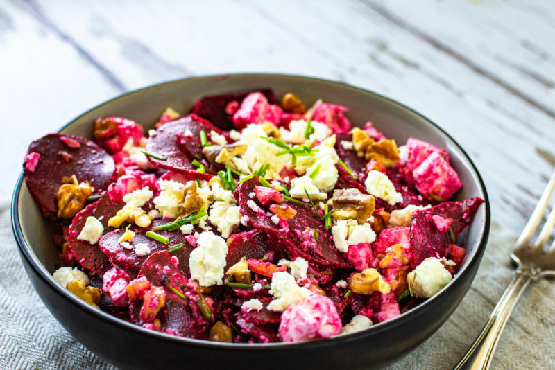 Rote Bete Salat mit Feta & Walnüssen schnell und gesund