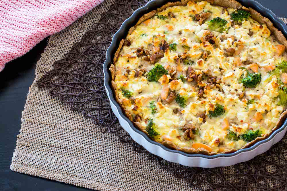 Dinkel-Quiche mit Lachs und Brokkoli