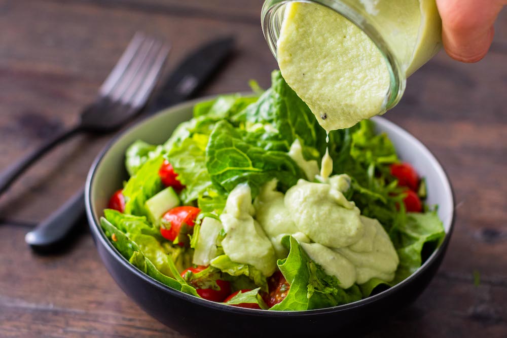 AvocadoJoghurtDressing gesund & lecker Dinkel & Beeren