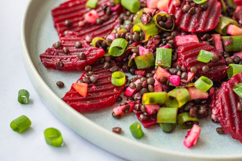 Rote Bete-Belugalinsen-Salat