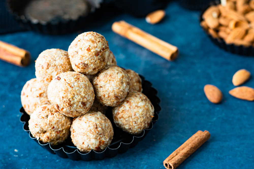 Mandeln Energy Balls Rezept gesund vegan glutenfrei Weihnachten