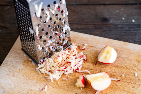 Knackgier Kohlrabisalat mit Apfel - schnell & einfach