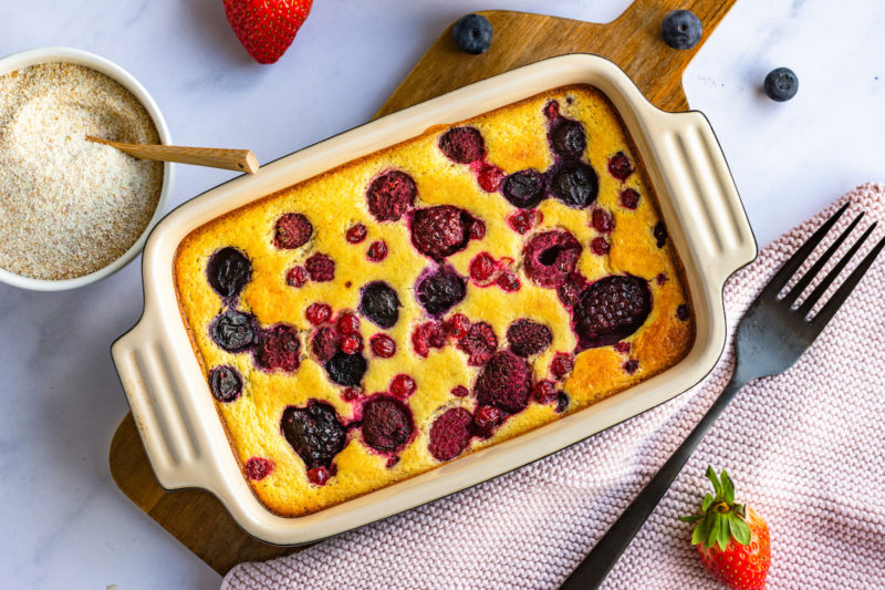 Quark-Grieß-Auflauf mit Beeren (gesund & zuckerfrei) Quark-Grieß-Auflauf mit Beeren (gesund & zuckerfrei)