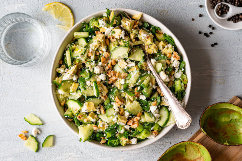 Gurken-Avocado-Salat mit Feta | schnell &amp; einfach