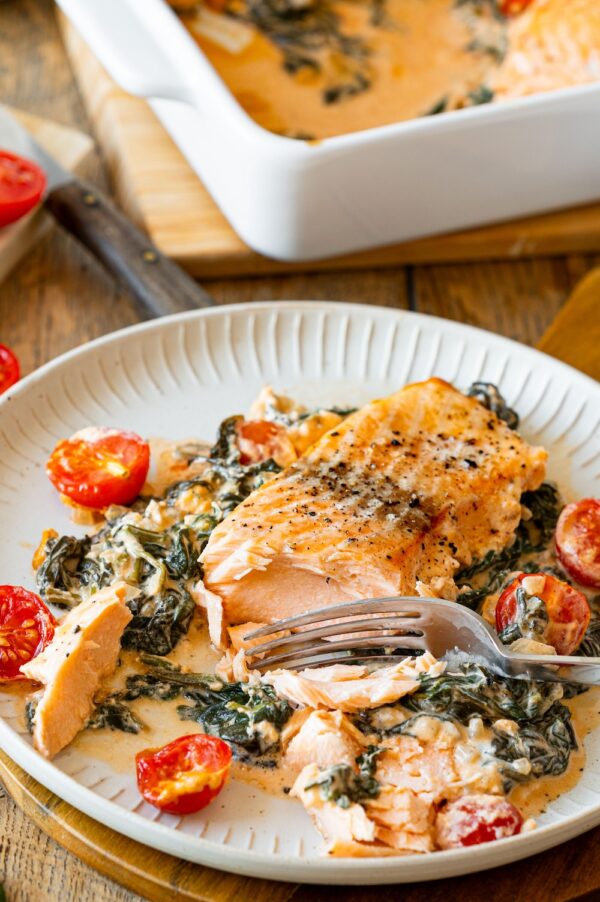 Ofenlachs mit Spinat und Tomaten Ofenlachs mit Spinat und Tomaten