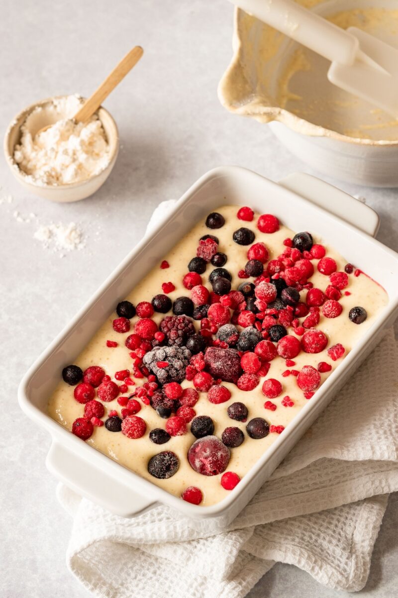 Quark-Grieß-Auflauf mit Beeren (gesund & zuckerfrei) Quark-Grieß-Auflauf mit Beeren (gesund & zuckerfrei)