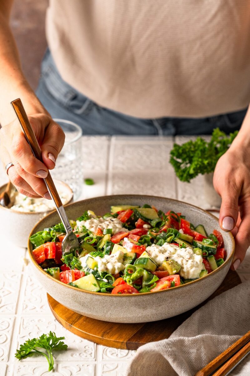 Salat mit Hüttenkäse - eiweißreich &amp; so lecker!