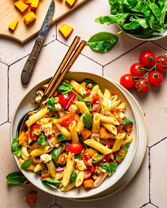Nudelsalat mit Kürbis.