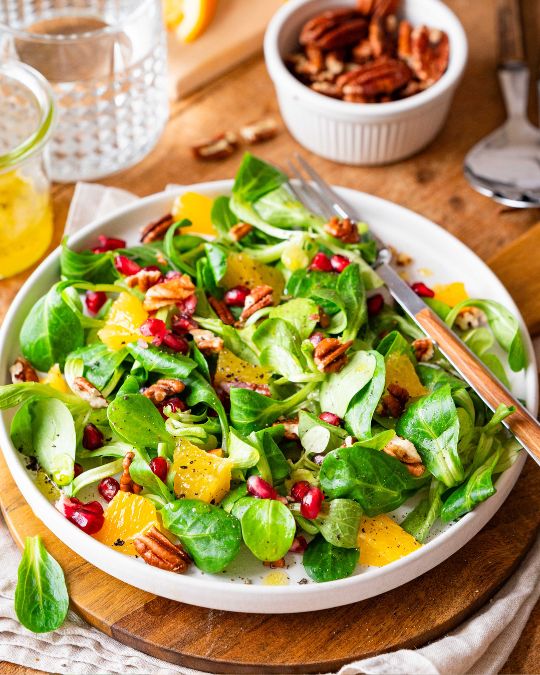 Schneller Wintersalat mit Orangen.