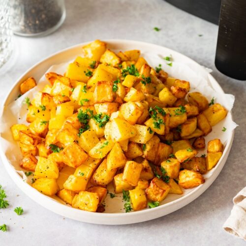 Kartoffelwürfel aus der Heißluftfritteuse.