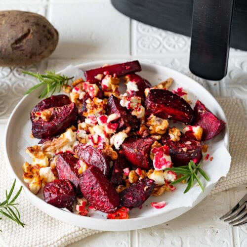Rote Beete mit Feta und Walnüssen aus der Heißluftfritteuse.